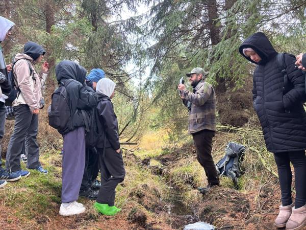 EXKURZE DO PŘÍRODNÍ REZERVACE ČERNÝ RYBNÍK: DOBRODRUŽNÁ CESTA ZA POZNÁNÍM PŘÍRODY VII.C